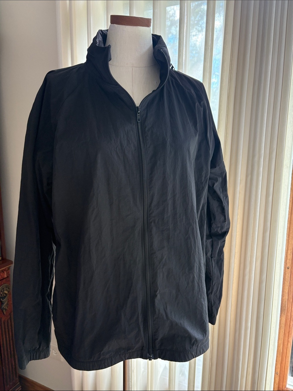 PINK Victoria's Secret women’s Black Full-Zip Windbreaker Jacket hidden hood L